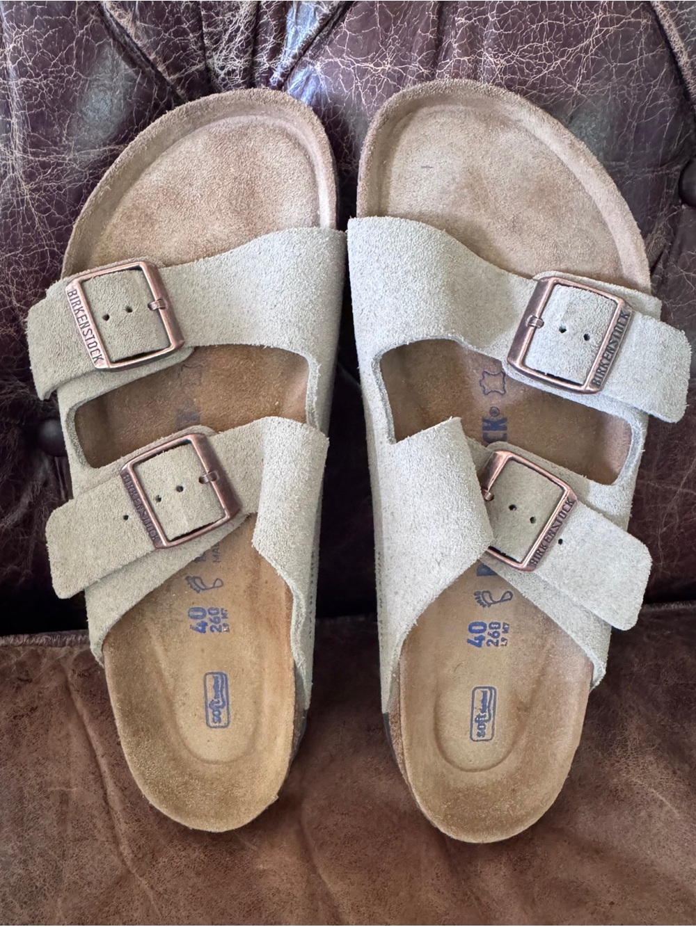 NWOT Birkenstock ARIZONA SOFTBED Two-Strap Suede Sandal in Light Taupe